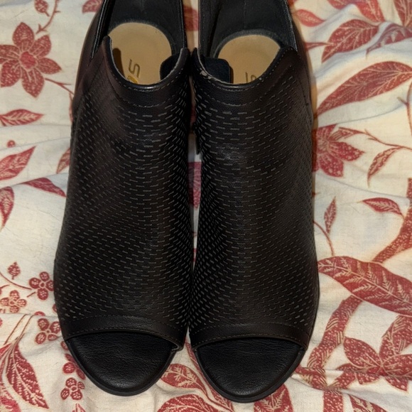 Soda Black Heeled Boots - Picture 10 of 11